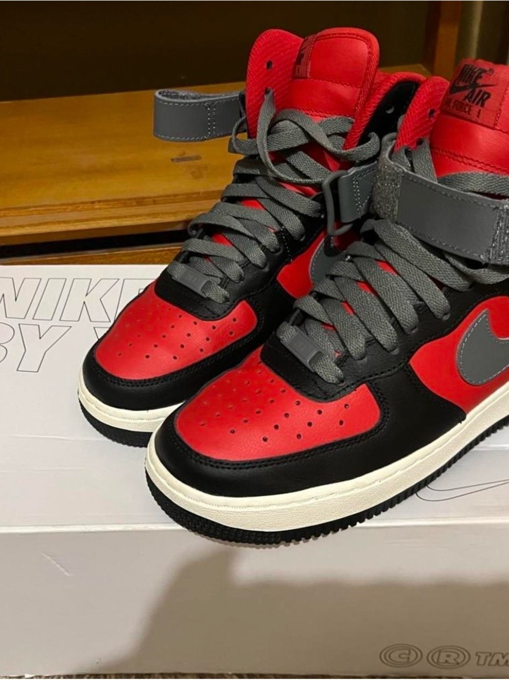 NEW Nike Air Force 1 OH- IO ladies sneakers